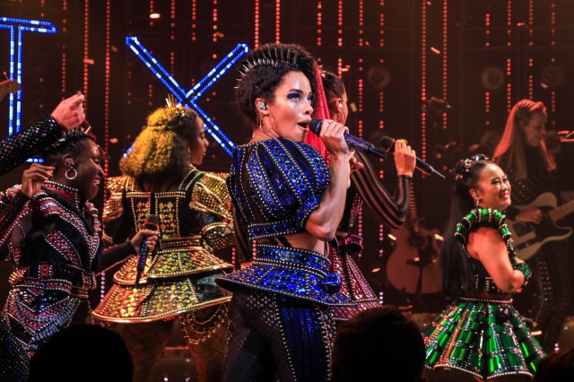 2021 10 03 Six Opening 72 Anna Uzele