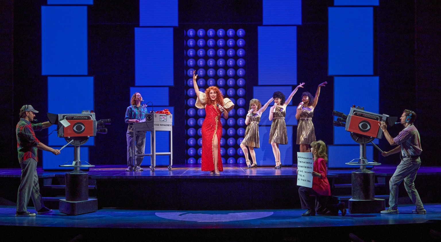 7 Jessica Vosk & Company in Beaches at Theatre Calgary (credit Trudie Lee) 175a