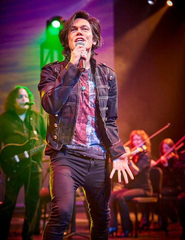 Event Logo: 26 03 08 Windbornes The Music of Queen MiG Queen Live2 med