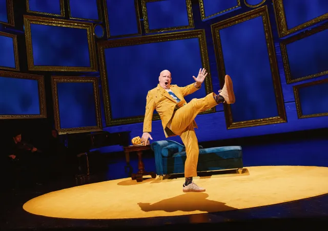 Jeff Ross in <i>Take a Banana for the Ride </i> (© Emilio Madrid)