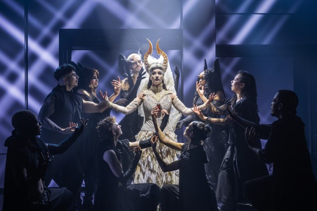 BLOOD LOVE PRODUCTION 0830 PJZEDIT v001 BLOOD LOVE PRODUCTION 0830 PJZEDIT v001