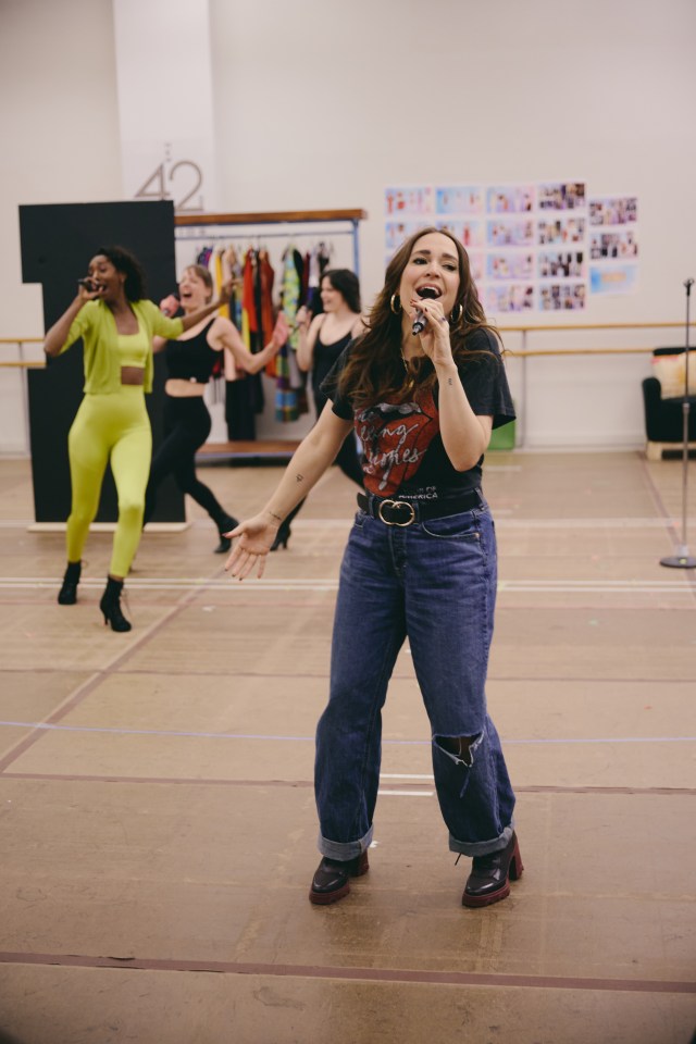 BeachesRehearsal #63 Jessica Vosk and the company of BEACHES, A NEW MUSICAL. Credit to Jenny Anderson BeachesRehearsal #63 Jessica Vosk and the company of BEACHES, A NEW MUSICAL. Credit to Jenny Anderson