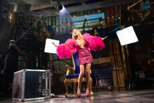 251006 QueenOfV R2 705 F 1