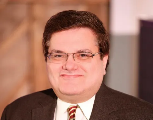 DAVID GERSTEN (credit Carol Rosegg)