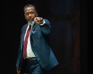 Review: Wendell Pierce Commands the Stage in STC’s Gripping Othello