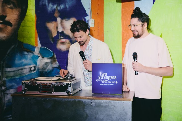 <i>Two Strangers (Carry a Cake Across New York)</i> listening party (© Jenny Anderson)