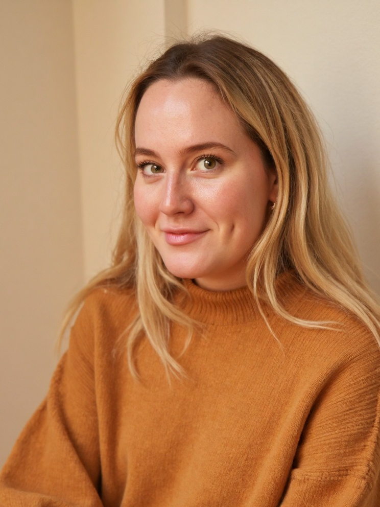 Scarlett Grace McCarthy Playwright Headshot Scarlett Grace McCarthy Playwright Headshot