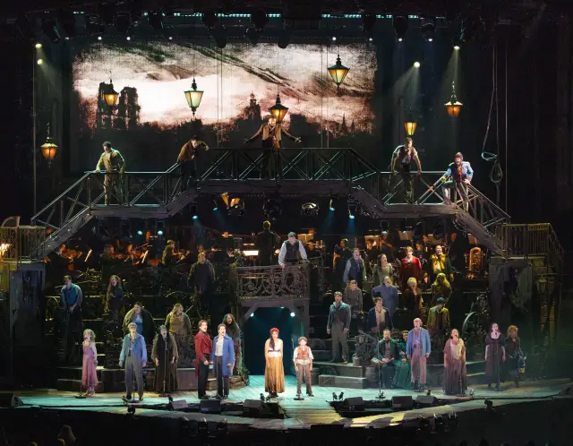 Les Misérables The Arena Concert Spectacular, Ensemble. Credit Danny Kaan (4)