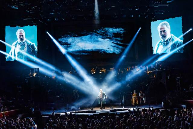 Les Misérables The Arena Concert Spectacular, Geronimo Rauch as Jean Valjean. Credit Danny Kaan (3)