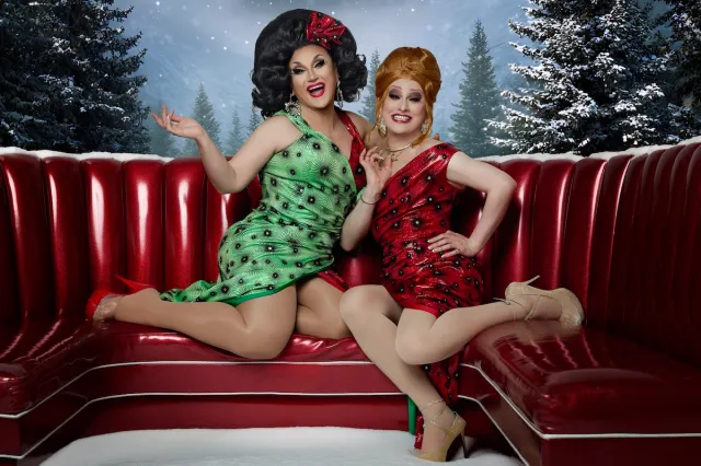jinkx and dela sitting 1 copy