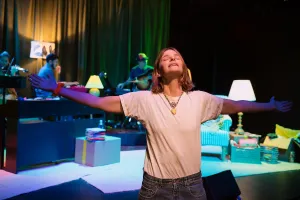Interview: Lindsey Kraft Discovered Songwriting at 40 and Has No Regrets