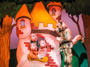 Little Red Riding Hood and the 3 Little Pigs