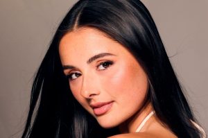 Former Dallas Cowboys Cheerleader Reece Weaver to Make Broadway Debut in Chicago