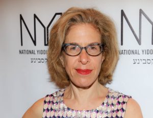 Jackie Hoffman to Star in Yiddish-Language Pirates of Penzance