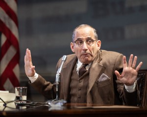 Interview: Peter Jacobson Has the Theater Bug Again