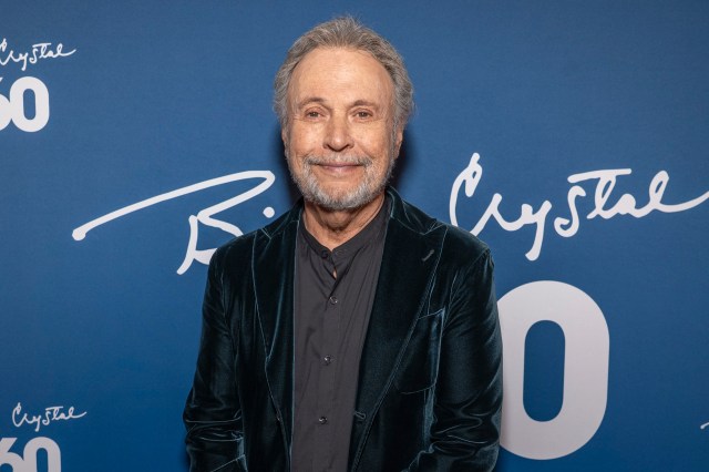 Billy Crystal at the opening night of <i>860</i> (© Eric Acquaye)